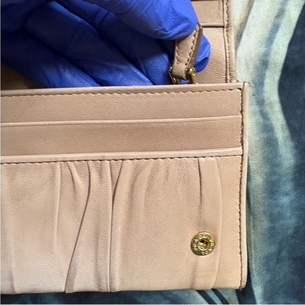 Prada Beige Lambskin Women's Clutch Wallet - Picture 4 of 9
